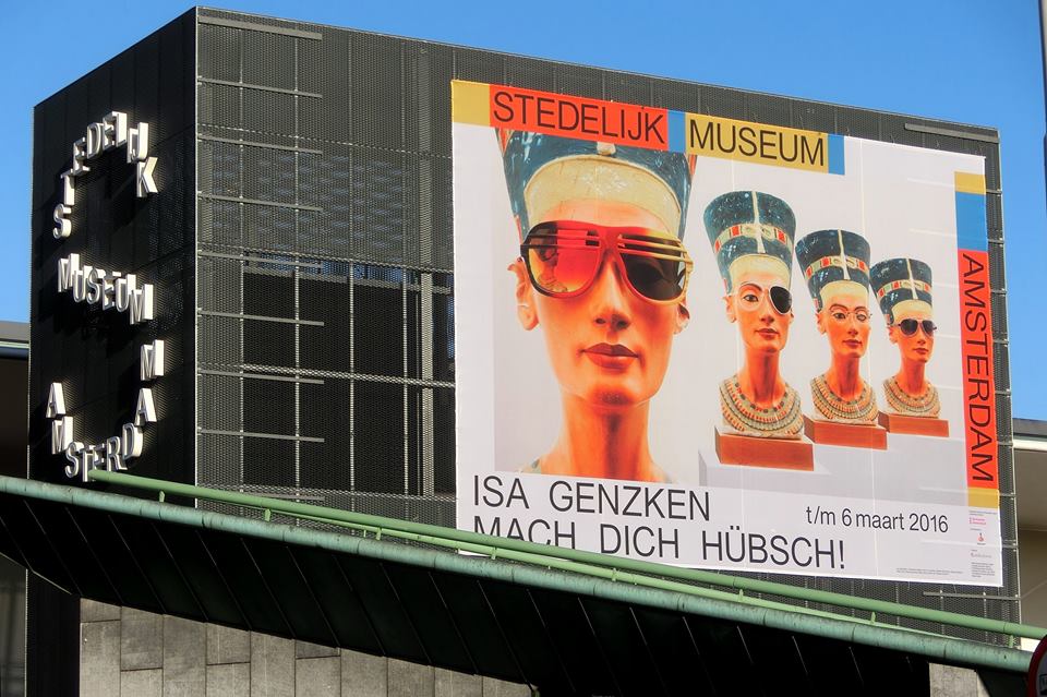 Genzken - affiche Stedelijk Museum Amsterdam